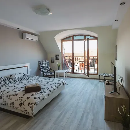 Victoria Apartment