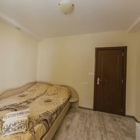 Victoria Apartment